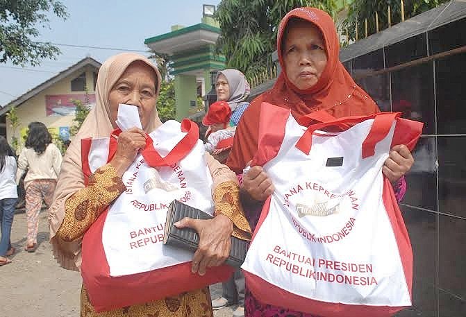 DPR Kritik : Sangat Disayangkan Alasan Bansos Terhambat karena Tas Bertuliskan ‘Bantuan Presiden’ DPR Kritik : Sangat Disayangkan Alasan Bansos Terhambat karena Tas Bertuliskan ‘Bantuan Presiden’