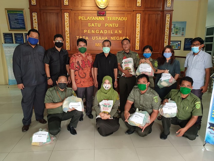 IKAHI PTUN Medan Salurkan Bantuan Peduli Covid-19