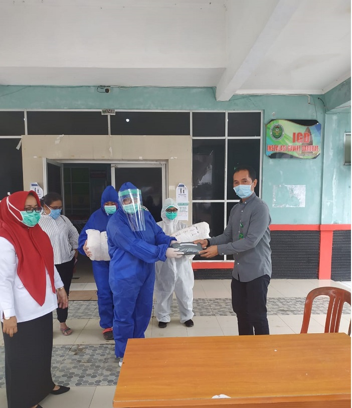Peduli Keselamatan Tenaga Medis, KPN Gunung Sugih Serahkan Bantuan APD untuk RSUD