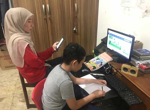 Pengamat: Pendidikan Jarak Jauh Harusnya Memerdekakan Pengamat: Pendidikan Jarak Jauh Harusnya Memerdekakan