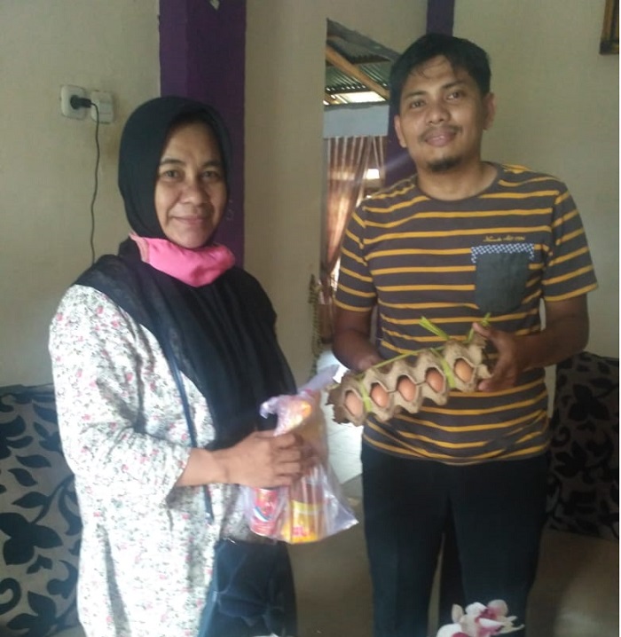 Relawan 69 Duet Bersama IKA FH Universitas Bengkulu Angkatan 2000 Bagikan Sembako Relawan 69 Duet Bersama IKA FH Universitas Bengkulu Angkatan 2000 Bagikan Sembako