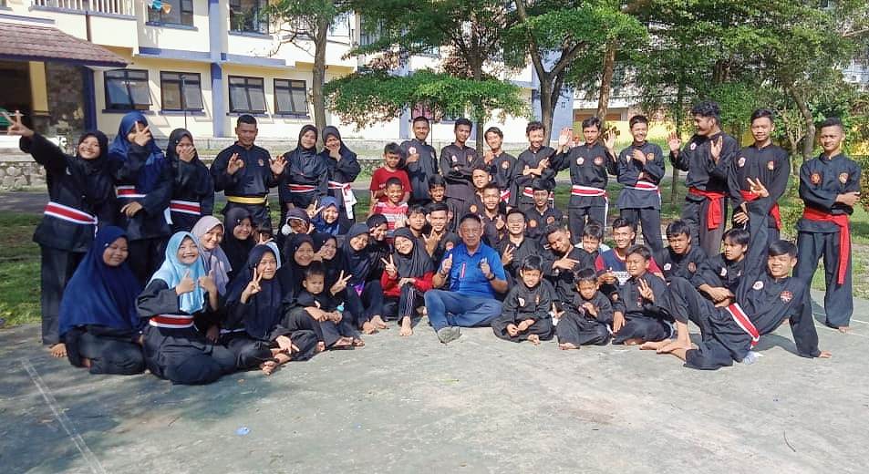 Menyemangati Pesilat SMI, Wakil Walikota Metro: Fokus dan Disiplin adalah Kunci Keberhasilan Menyemangati Pesilat SMI, Wakil Walikota Metro: Fokus dan Disiplin adalah Kunci Keberhasilan