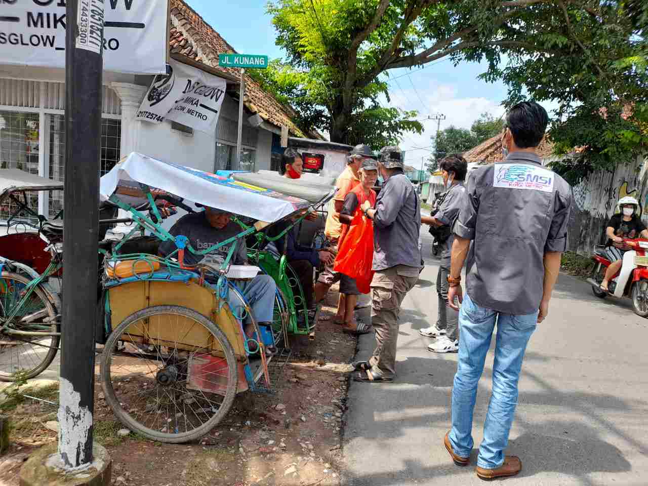 Jum’at Berkah, SMSI Metro Berbagi