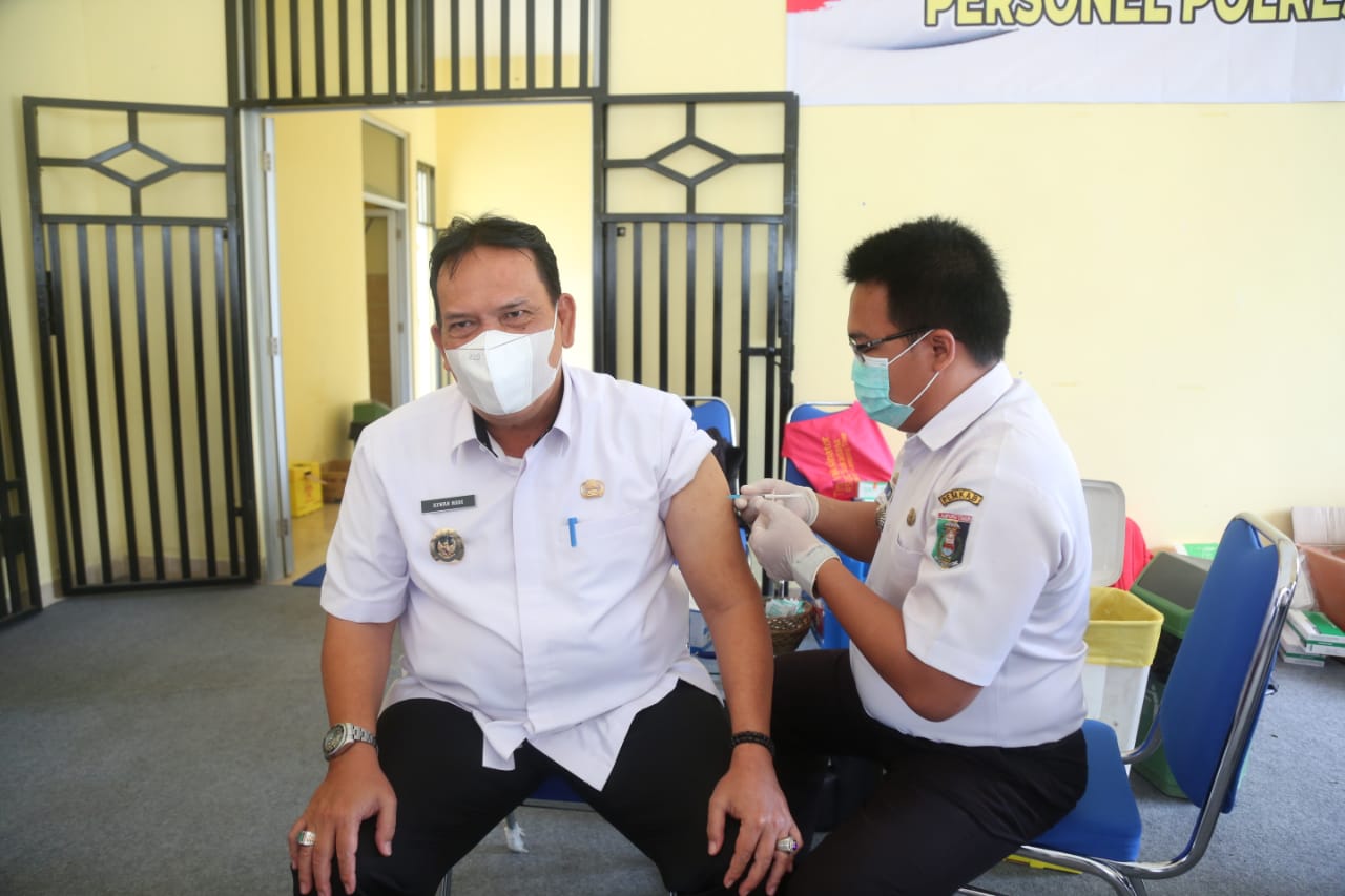 Pemda Lamtim laksanakan vaksinasi tahap dua