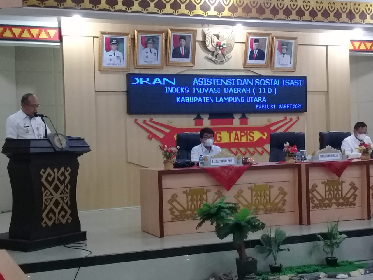 Sekda Lampura buka acara sosialisasi pelaporan IID Sekda Lampura buka acara sosialisasi pelaporan IID