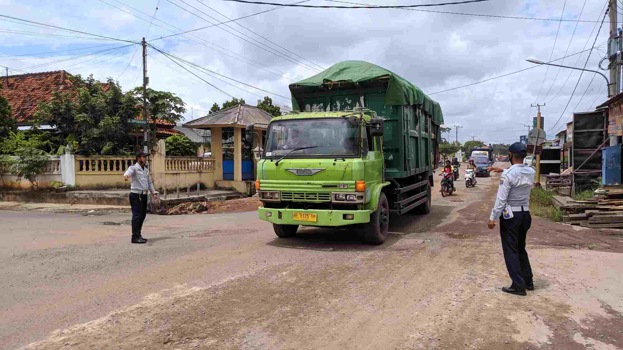 Antisipasi jalan rusak, Dishub Metro tertibkan rute mobil tonase tinggi