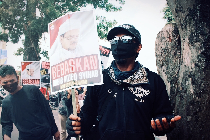 Kecewa atas proses hukum Habib Rizieq Shihab, kerumunan massa Murka gelar aksi di Kejari Metro