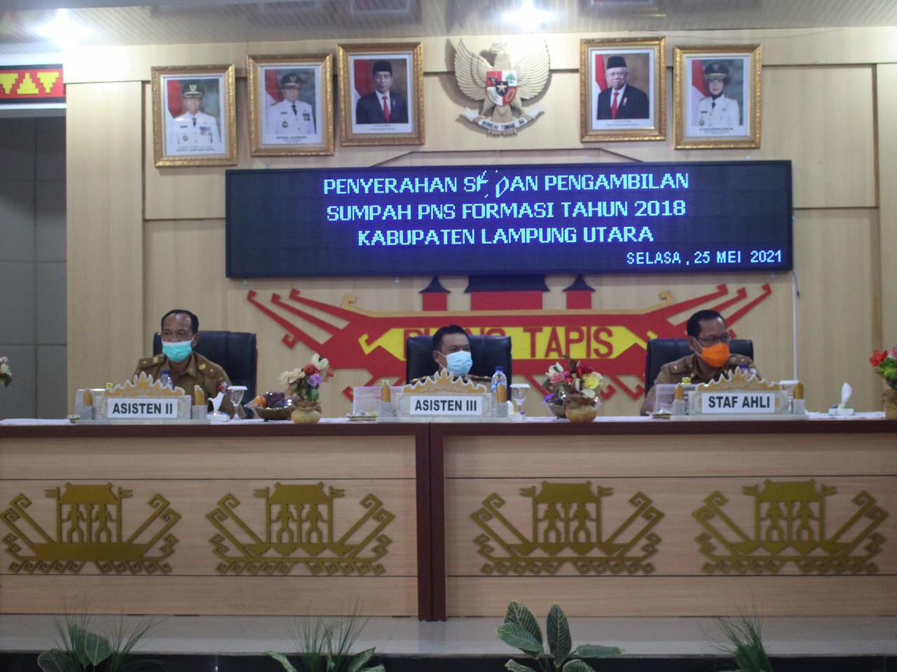 Bupati Lampura lantik PNS formasi tahun 2018