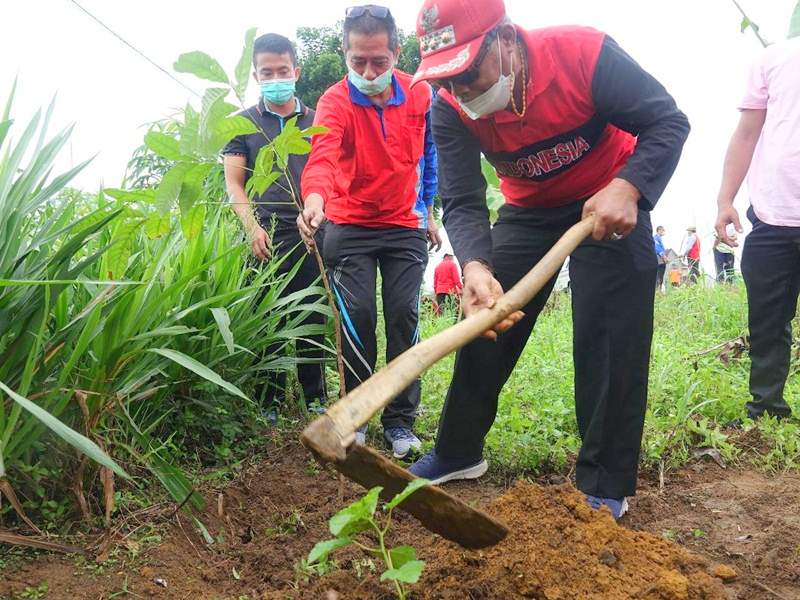 Bupati Lamteng ajak warga lestarikan alam