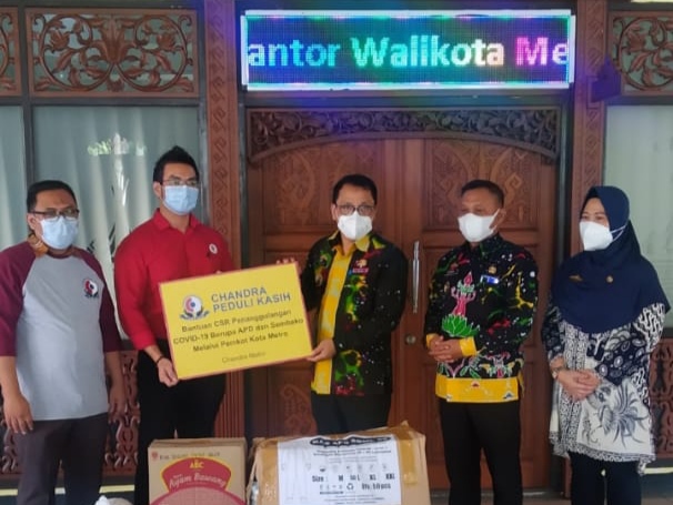 Pemkot Metro terima CSR berupa APD dan sembako dari Chandra Super Store