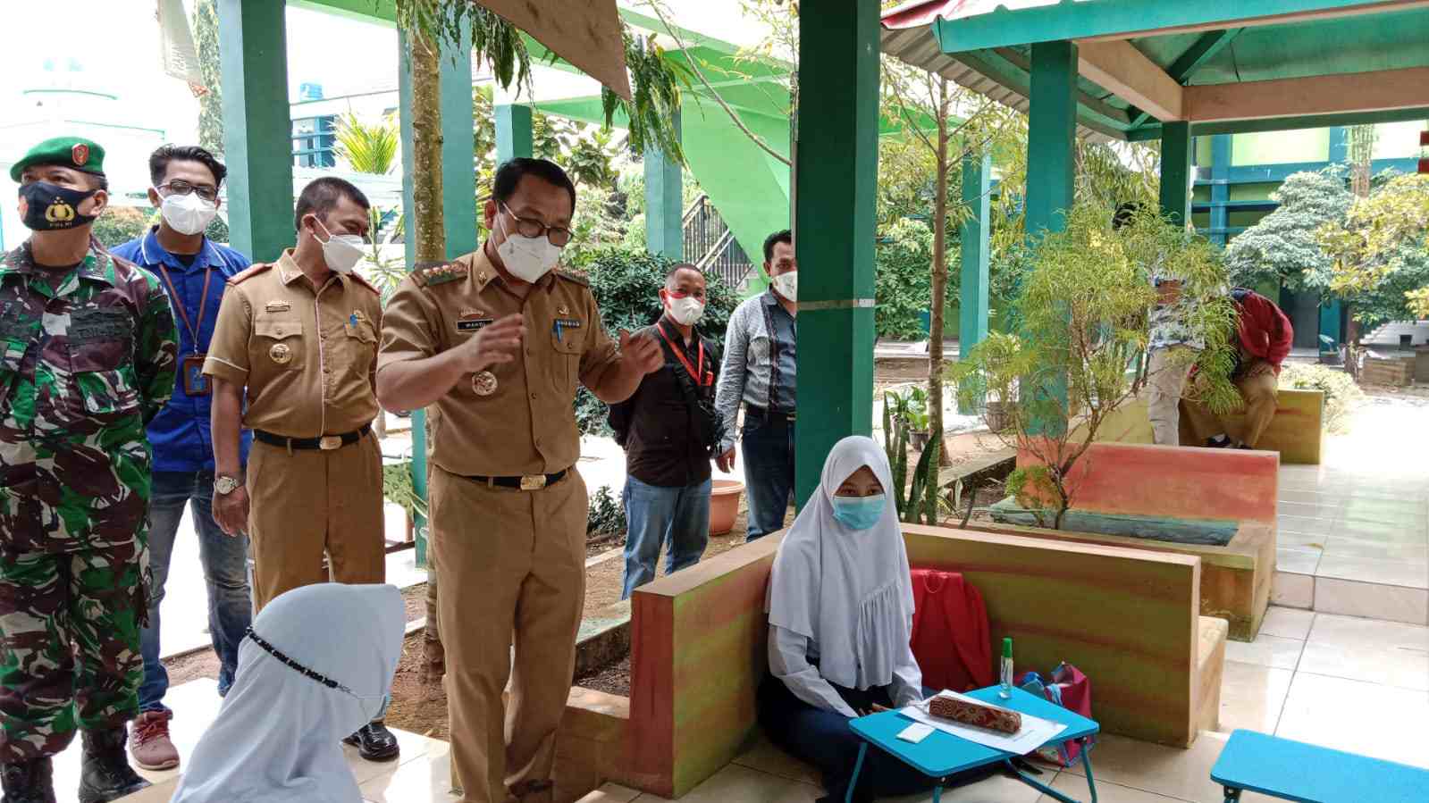 Walikota tinjau simulasi KBM tatap muka di SMPN 1 Metro