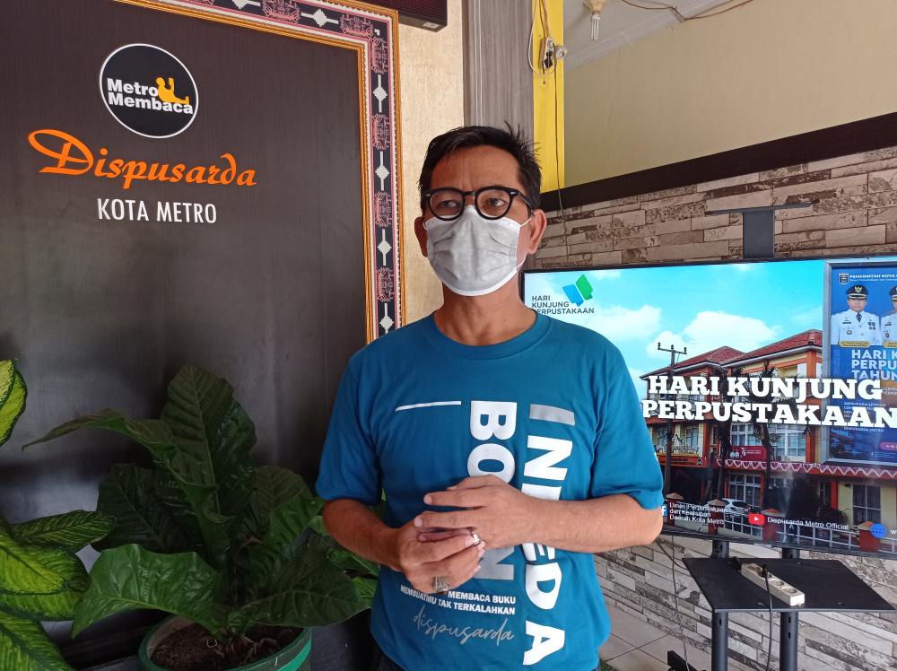 Lewat Hari Kunjung Perpustakaan Kota Metro, Dipusarda gelorakan semangat membaca di masa pandemi COVID-19 Lewat Hari Kunjung Perpustakaan Kota Metro, Dipusarda gelorakan semangat membaca di masa pandemi COVID-19