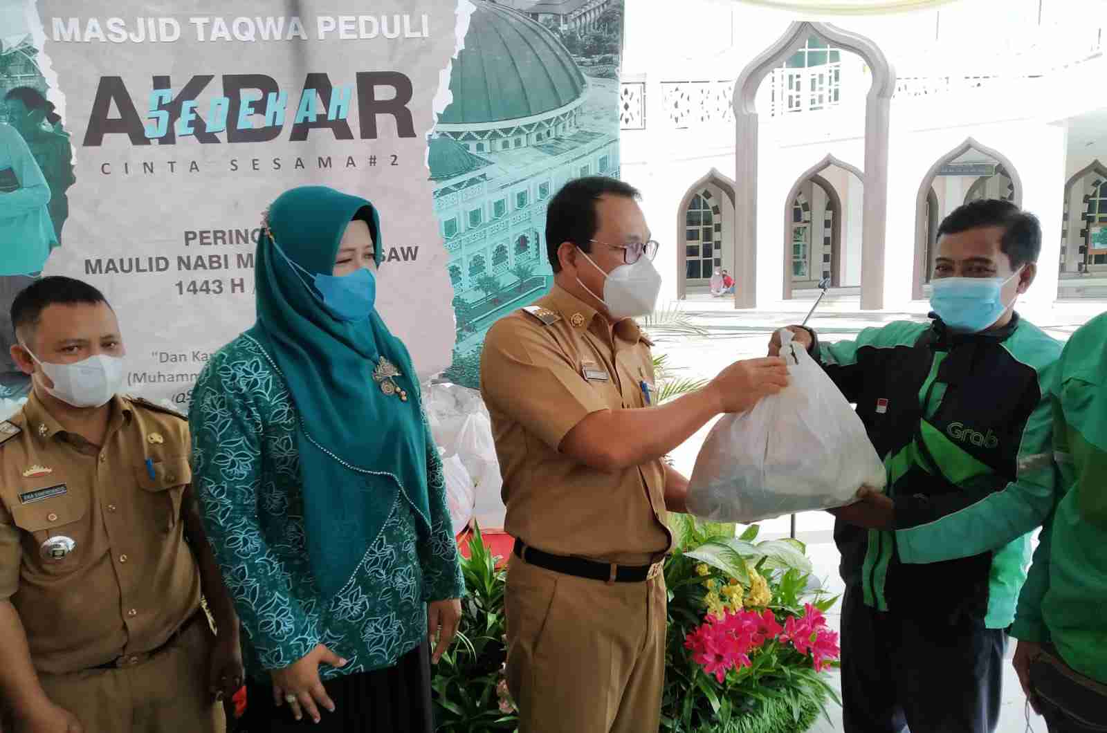 Peringati maulid nabi, gabungan organisasi bagikan sembako Peringati maulid nabi, gabungan organisasi bagikan sembako