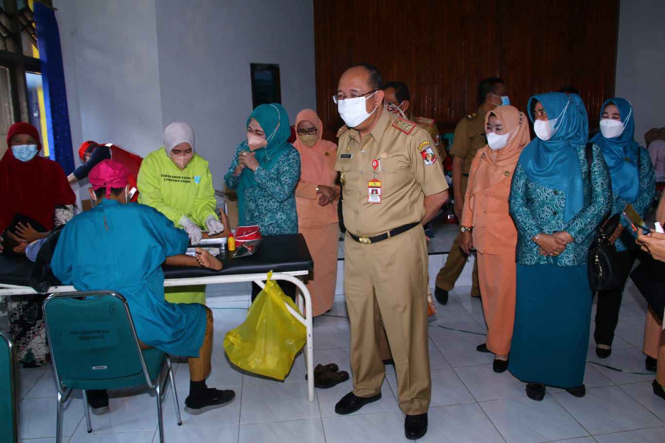 Ratusan warga partisipasi ikuti khitan masal dan donor darah dalam perayaan HUT ke-50 Korpri