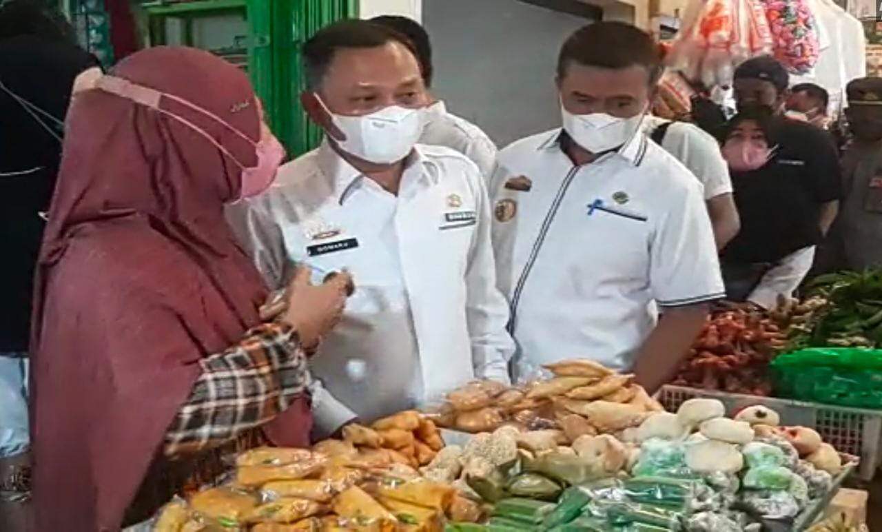 Jelang Ramadhan, Pemkot tinjau ketersediaan bahan di pasar tradisional Metro