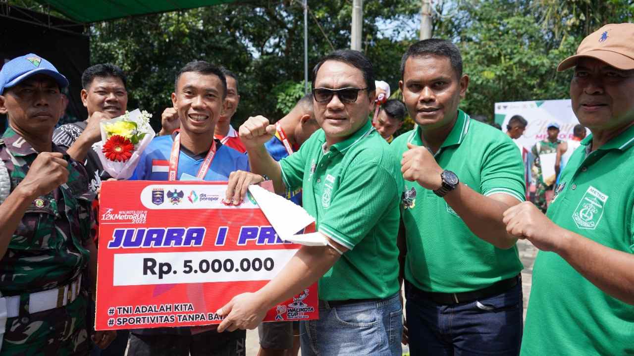Ratusan peserta 12K Run Metro perebutkan hadiah total puluhan juta