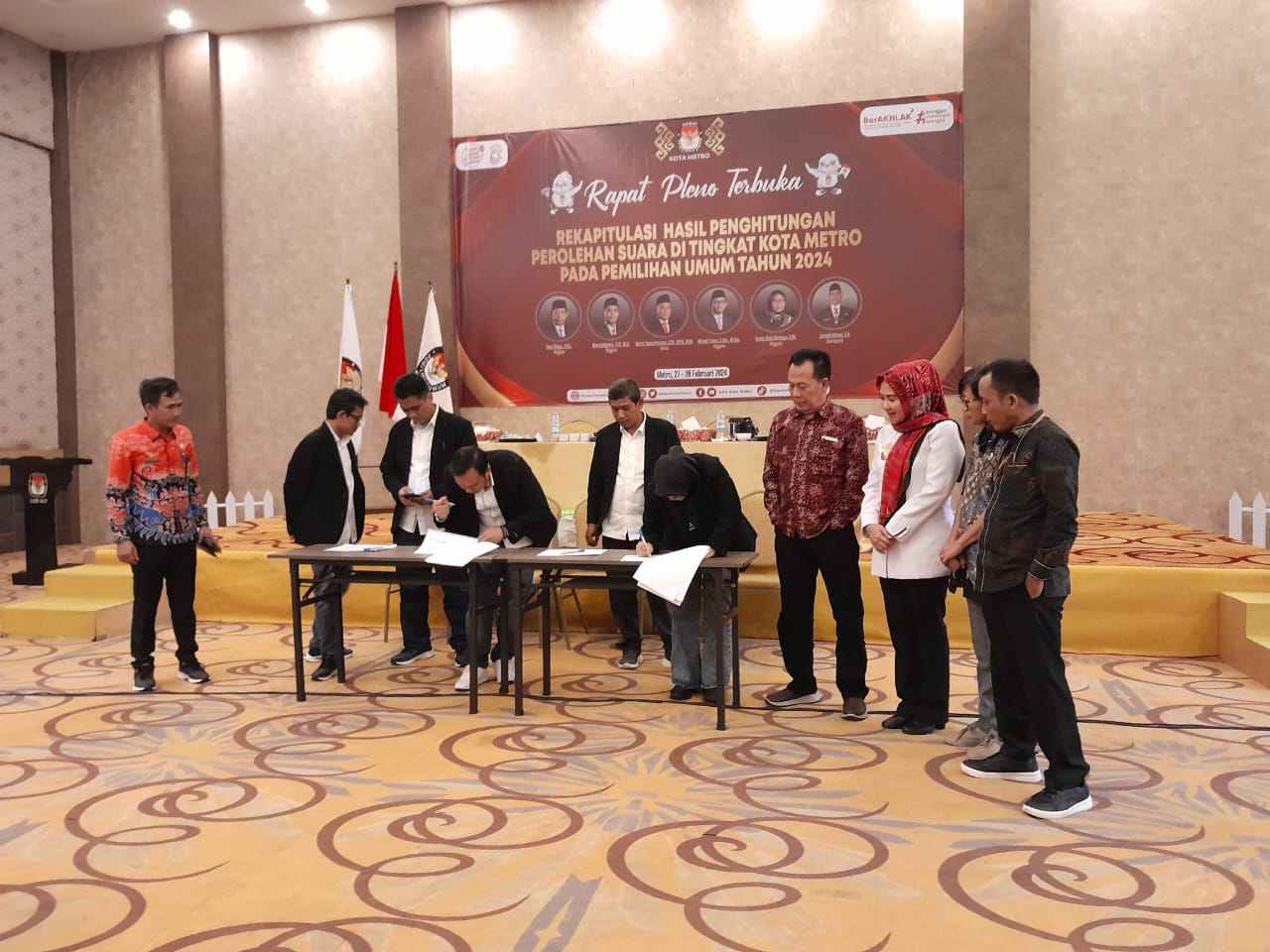 Rekapitulasi KPU Kota Metro usai, partisipasi masyakat dinilai tinggi Rekapitulasi KPU Kota Metro usai, partisipasi masyakat dinilai tinggi