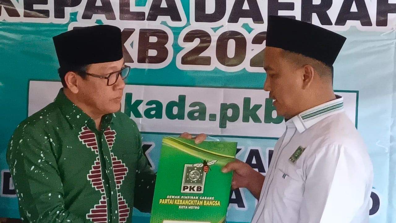Wahdi daftar Bacawalkot Metro lewat PKB Wahdi daftar Bacawalkot Metro lewat PKB