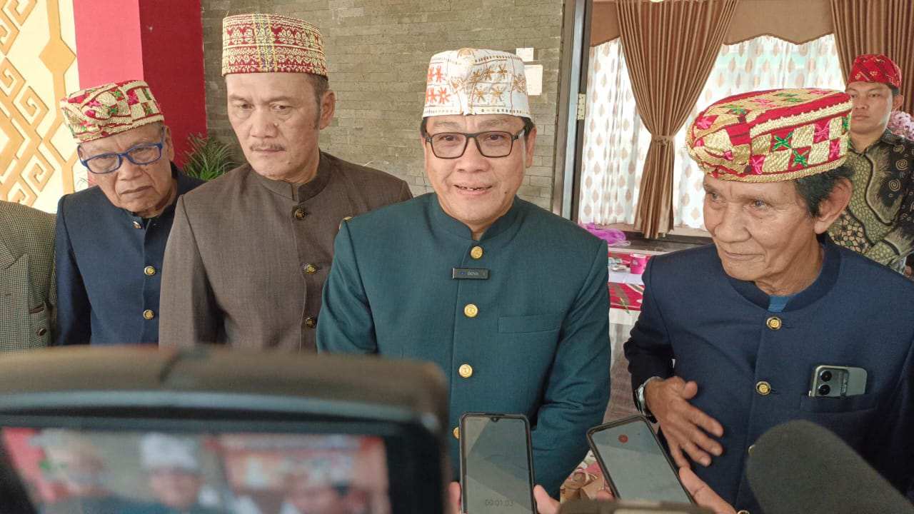 Wali Kota Metro perkenalkan tradisi ‘manjau anak benulung besunat’