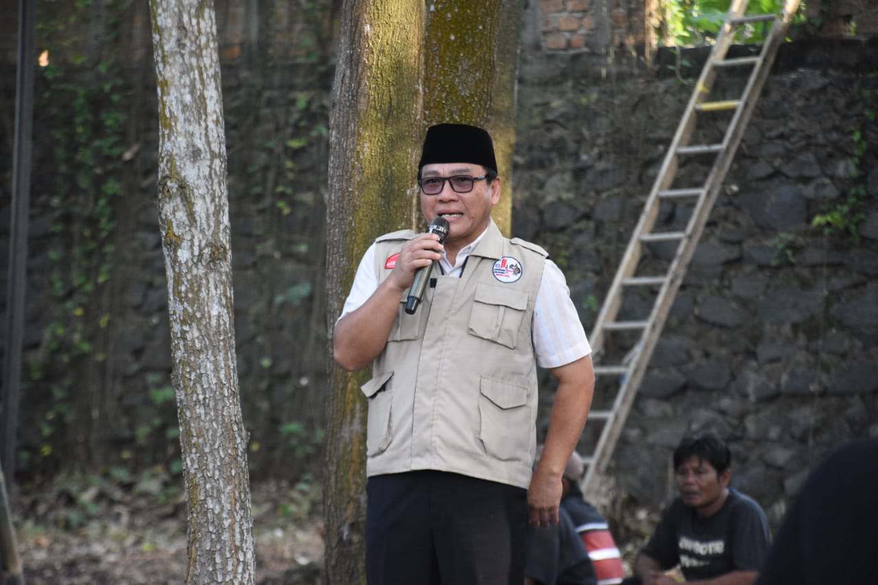 Walikota Metro sembelih tiga ekor sapi untuk dibagikan ke warga Walikota Metro sembelih tiga ekor sapi untuk dibagikan ke warga