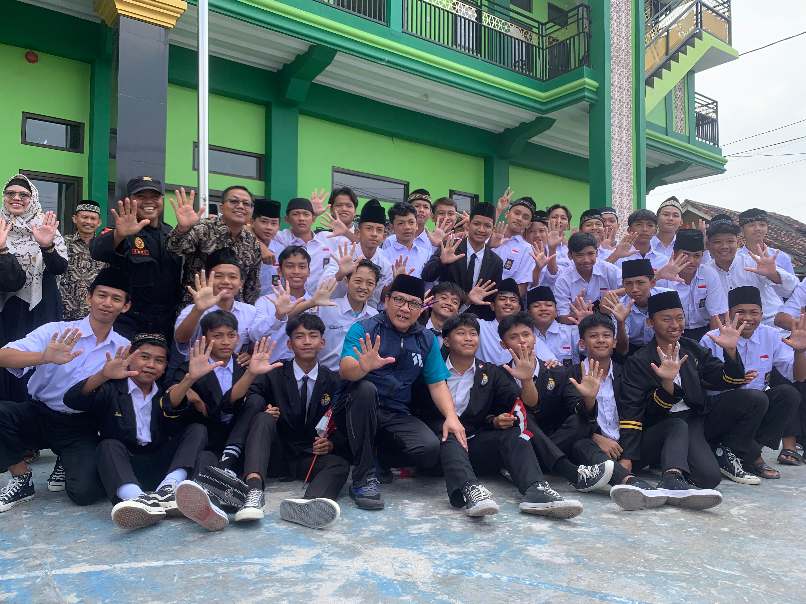 Bahaya judi, Wahdi Siradjuddin: judi dapat membuat orang tidak produktif dan malas