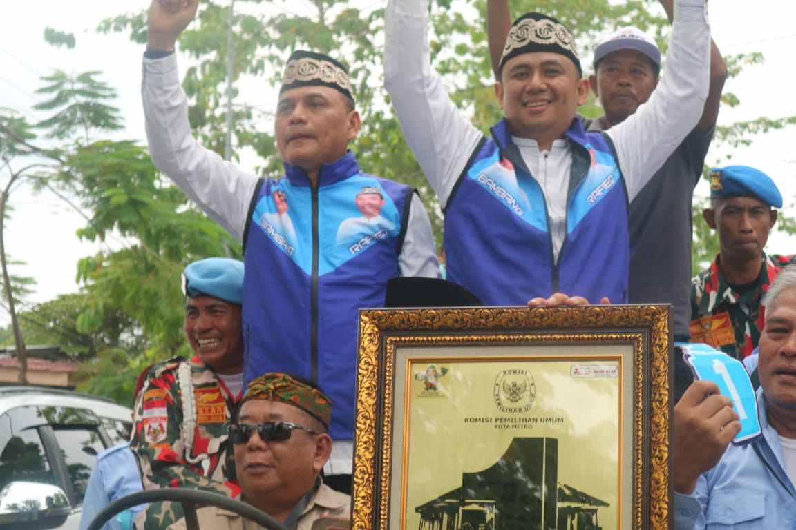 Ribuan warga Kota Metro konvoi kawal penetapan nomor urut Mubaraq Ribuan warga Kota Metro konvoi kawal penetapan nomor urut Mubaraq