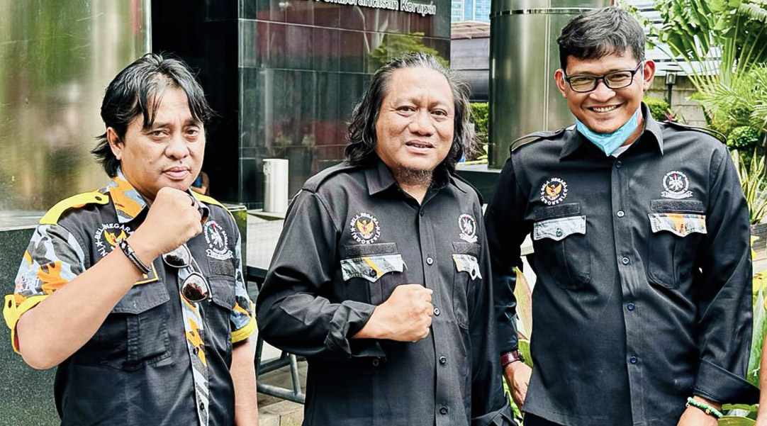 Masyarakat desak Bawaslu Metro tegas dan transparan tangani kasus Qomaru Zaman