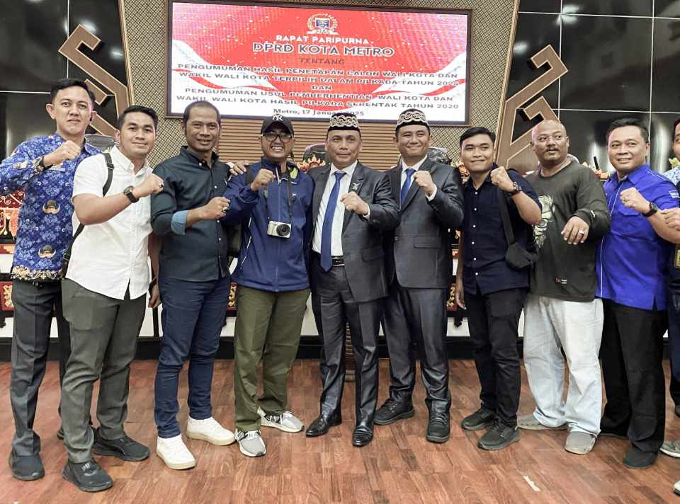 Paripurna DPRD tetapkan Bambang-Rafieq sebagai Wali Kota dan Wakil Wali Kota Metro 2025-2030 Paripurna DPRD tetapkan Bambang-Rafieq sebagai Wali Kota dan Wakil Wali Kota Metro 2025-2030