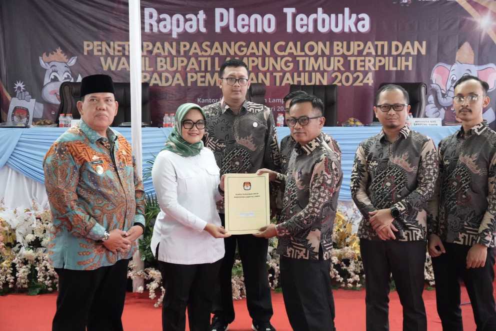 Ela-Azwar resmi ditetapkan Bupati dan Wakil Bupati Lampung Timur Ela-Azwar resmi ditetapkan Bupati dan Wakil Bupati Lampung Timur