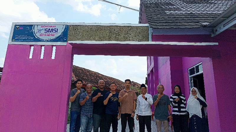 Jum’at berkah: SMSI Metro dan DT Peduli bagikan makan, giatkan rasa sosial