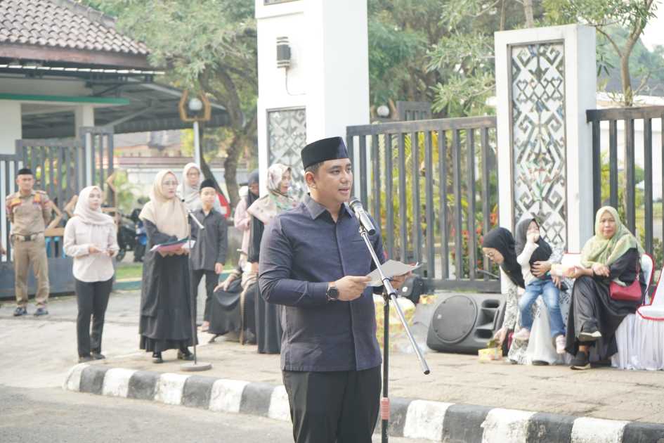 Metro rayakan tahun baru Islam dengan Kirab, ribuan warga tumpah ruah