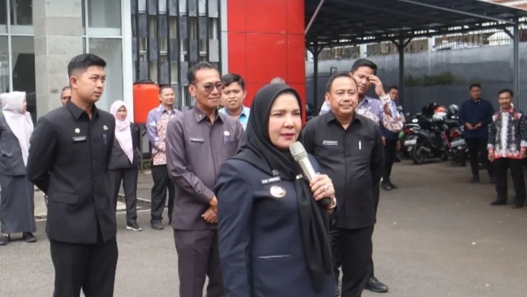 Eva Dwiana tekankan disiplin aparatur dan kebersihan pasar