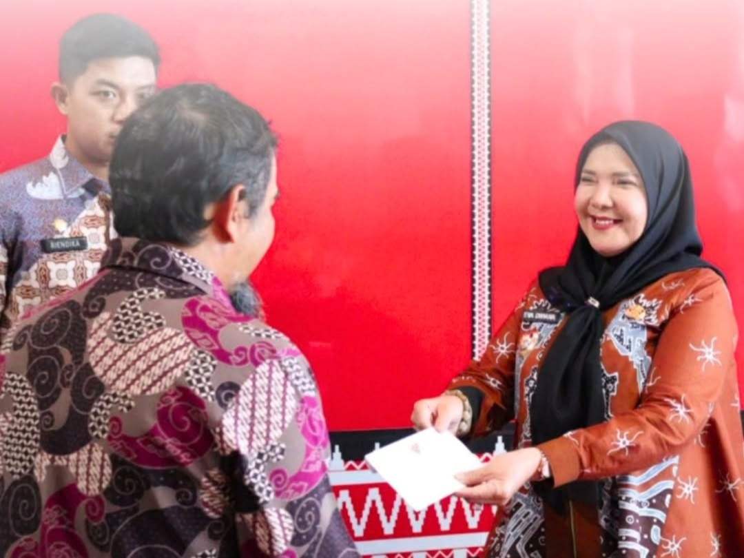 Pemkot Bandar Lampung salurkan bantuan untuk korban bencana dan pasien kurang mampu