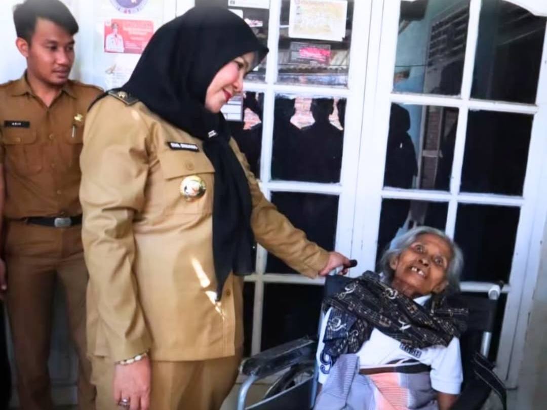 Eva Dwiana: keluarga harus peduli merawat anggota yang sakit