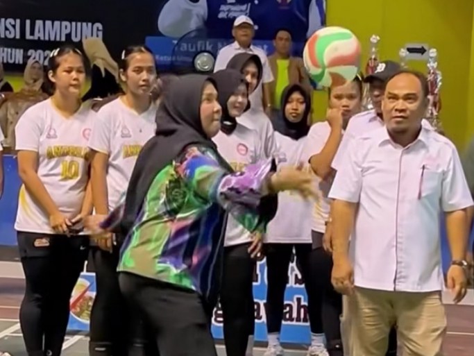 Buka Kejurda voli U-19, Eva Dwiana tekankan semangat persaudaraan dan sportivitas Buka Kejurda voli U-19, Eva Dwiana tekankan semangat persaudaraan dan sportivitas