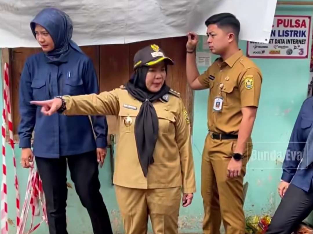 Eva Dwiana tinjau pembangunan jembatan dan jalan di Rajabasa Raya