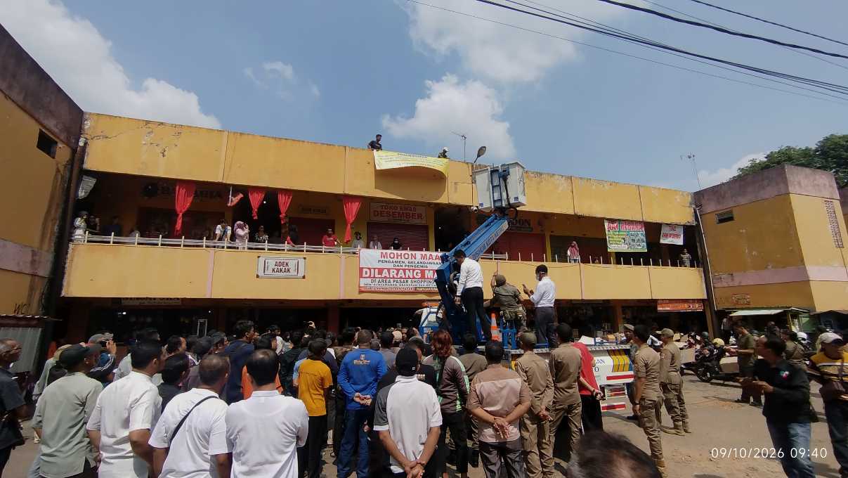 Pemkot Metro hentikan retribusi Shopping Center, pembongkaran tetap direncanakan